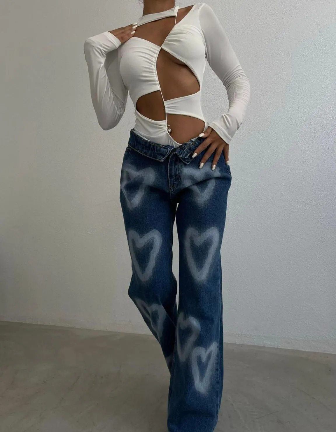 Body ‘Cut It Like It’s Hot’ Alb - Body dama, alb, cu decupaje asimetrice